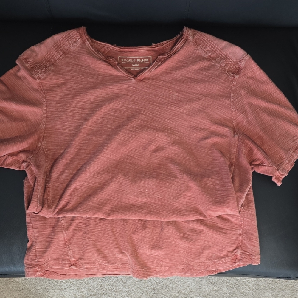 Buckle Men's Short-Sleeve V-Neck Shirt — Burnt Orange